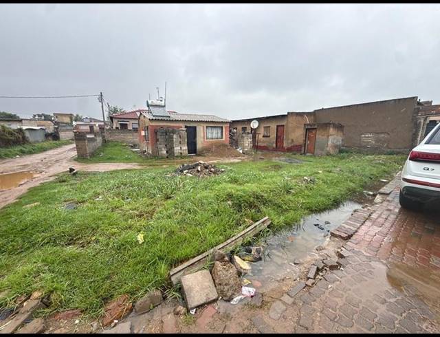 6 BEDROOM HOUSE FOR SALE IN KAALFONTEIN